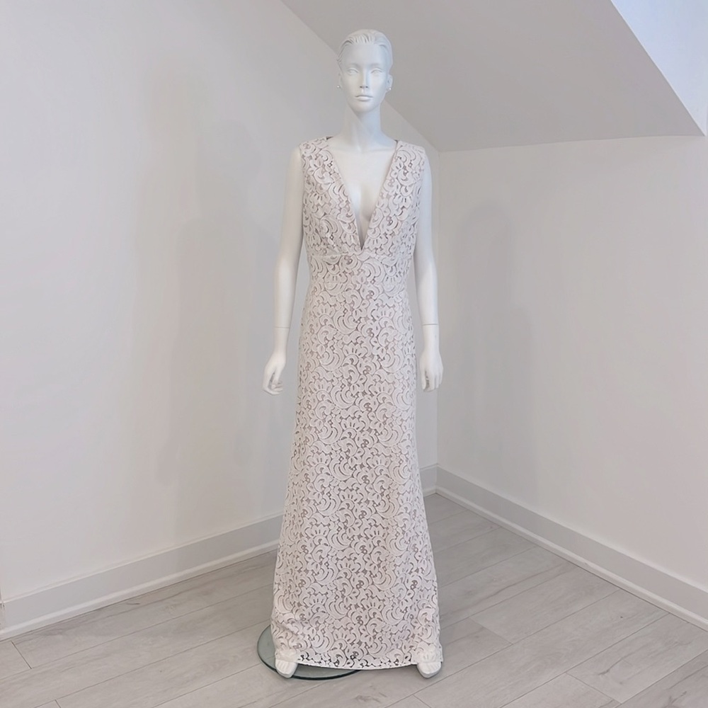 SAMPLE SALE NWT LELA ROSE SIZE 16 Ivory lace/Cameo(blush). Pristine condition.